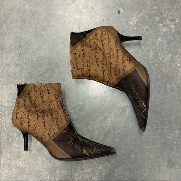 Y2K Roberto Cavalli Canvas Newspaper Print Pointed Toe Ankle Heel Boots Monogram - Picture 2 of 16